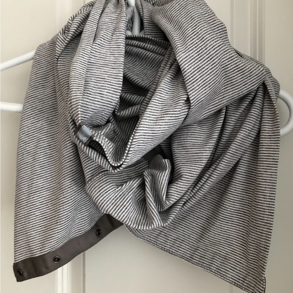 Lululemon Vinyassa Scarves - Picture 4 of 11